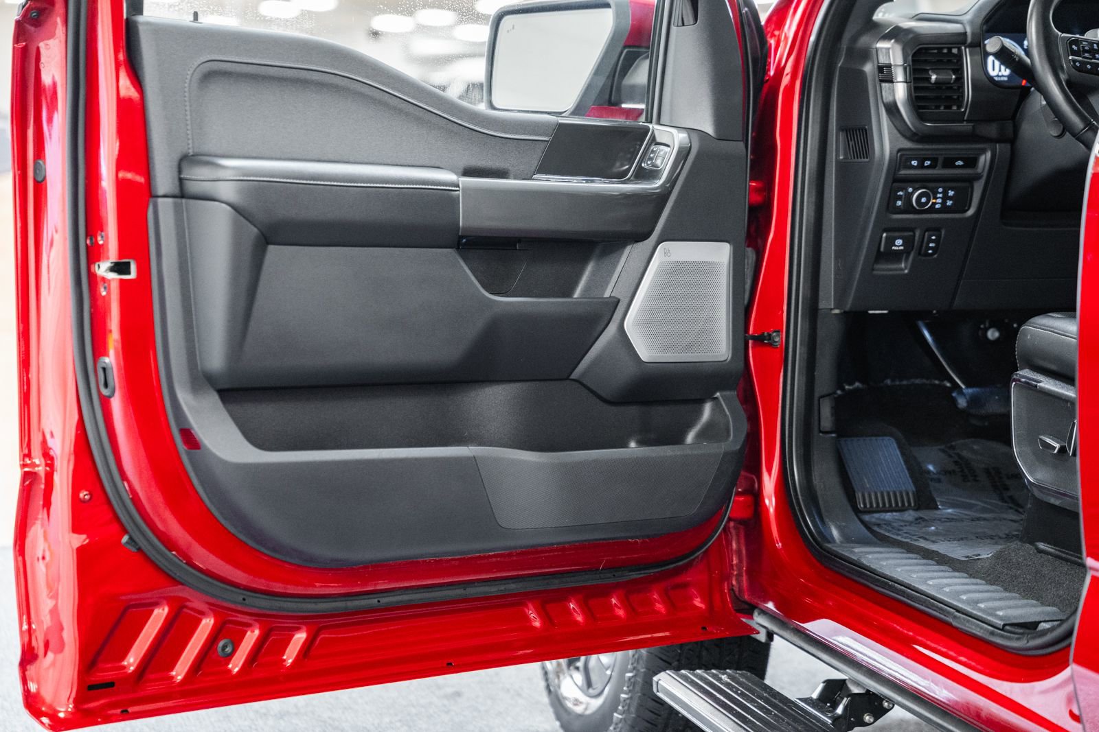 Certified 2022 Ford F150 Lariat w/ Equipment Group 502A High image 42