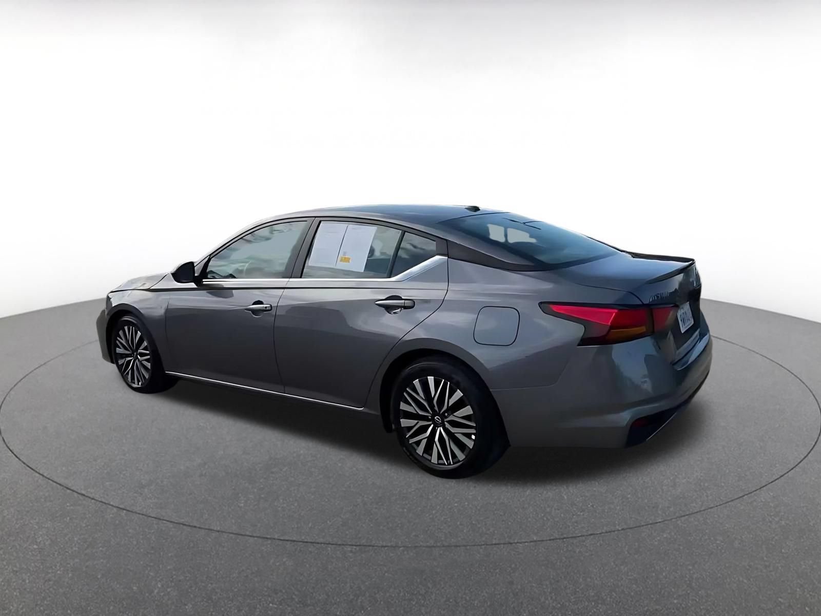 Used 2026 Nissan Altima 2.5 SV FWD image 9