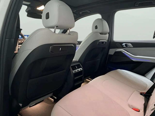 Used 2026 BMW X5 xDrive40i AWD/4WD image 33