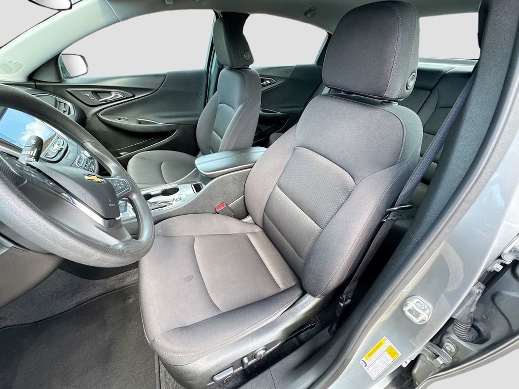 Used 2025 Chevrolet Malibu LT image 19