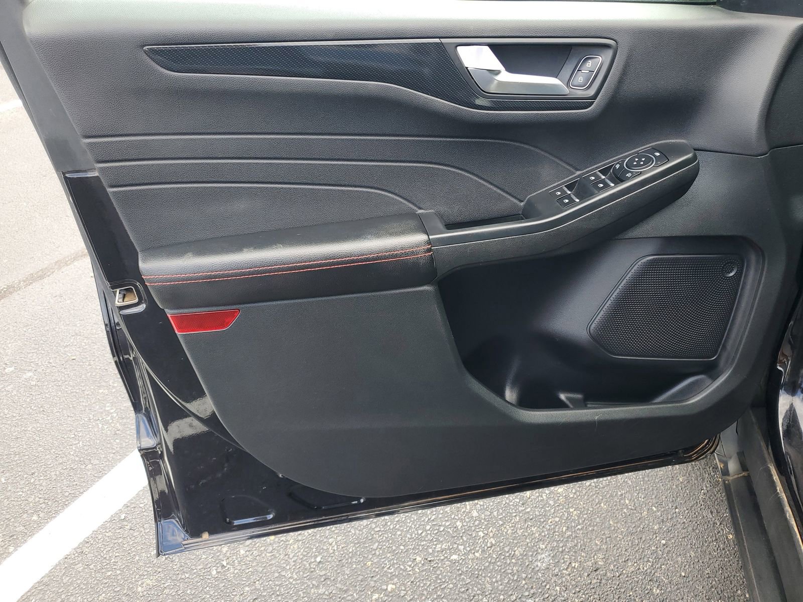 Used 2023 Ford Escape ST-Line image 8