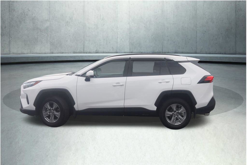 Used 2025 Toyota RAV4 XLE AWD/4WD image 15