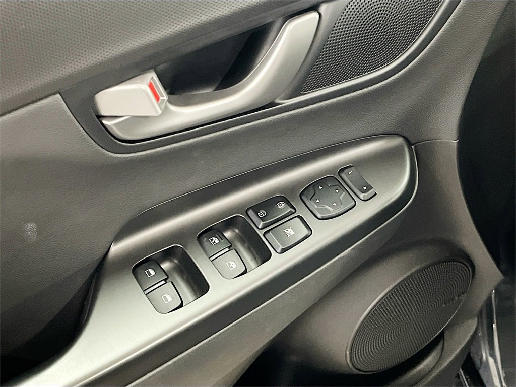 Used 2021 Hyundai Kona Ultimate image 18