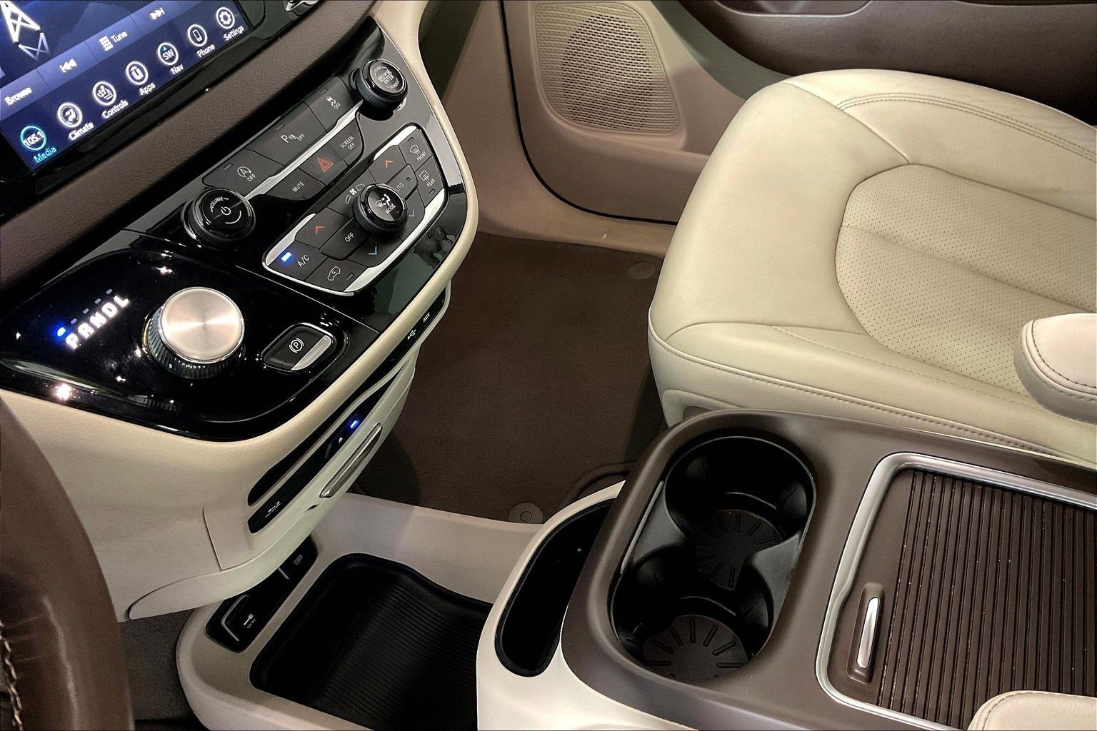 Used 2020 Chrysler Pacifica Touring-L Plus FWD image 18