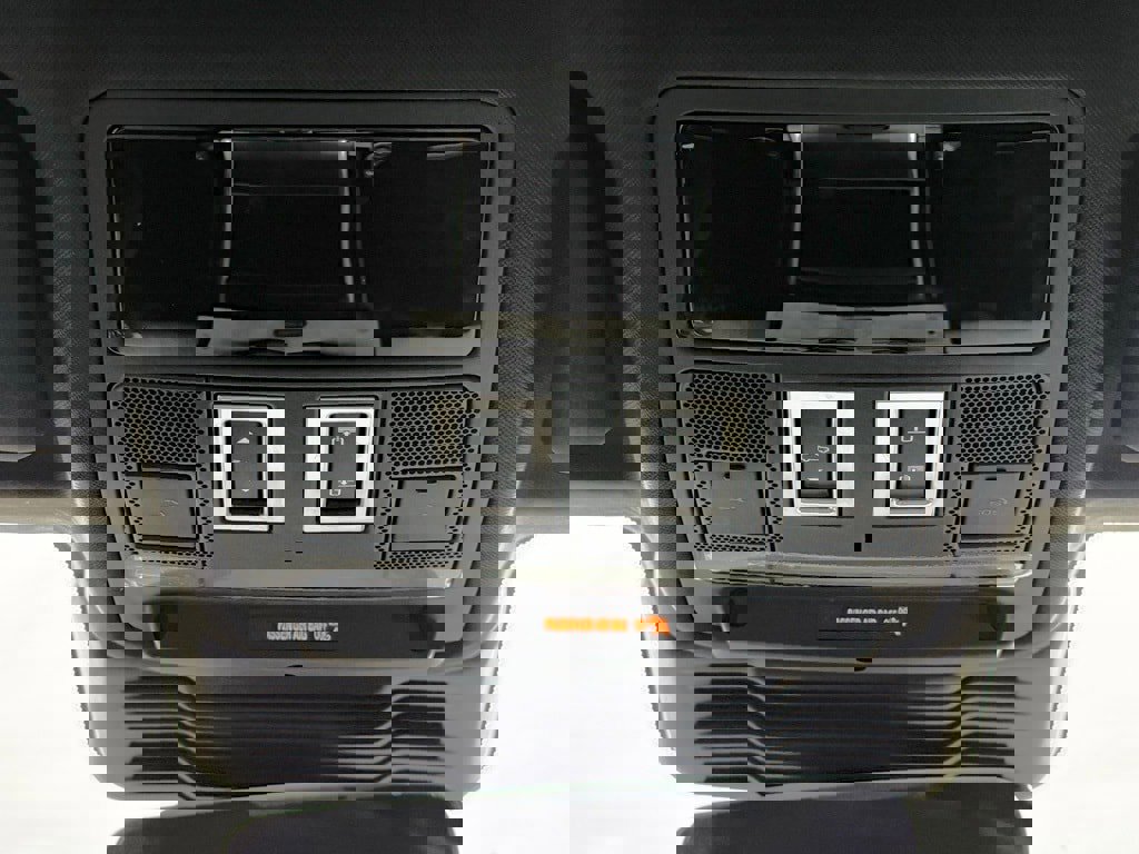 Certified 2026 Land Rover Range Rover Evoque Dynamic SE image 31