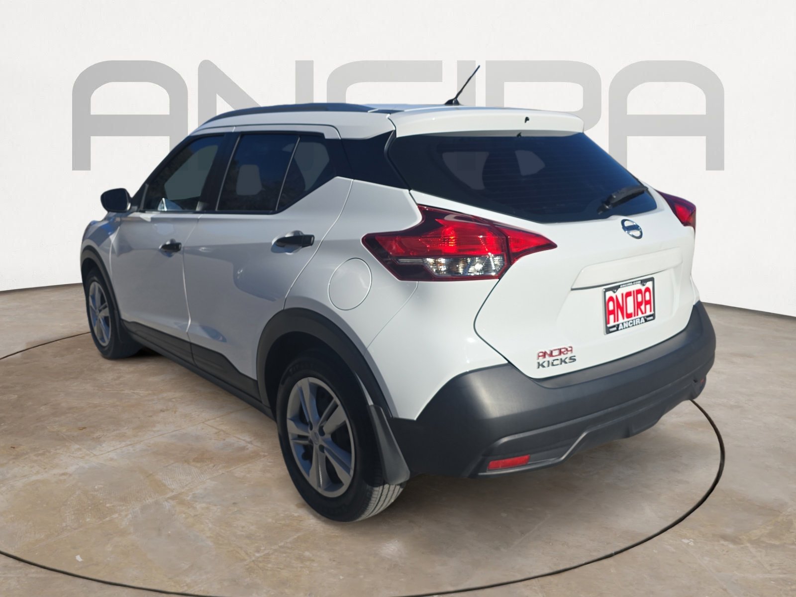 Used 2019 Nissan Kicks S image 8