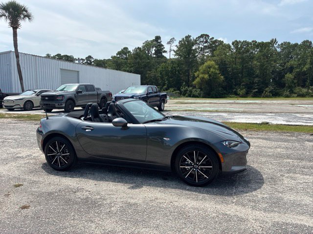 Used 2024 MAZDA MX-5 Miata Grand Touring w/ Weather Package RWD image 2