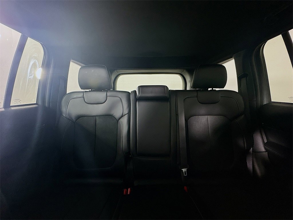 New 2025 Jeep Grand Cherokee Altitude image 10