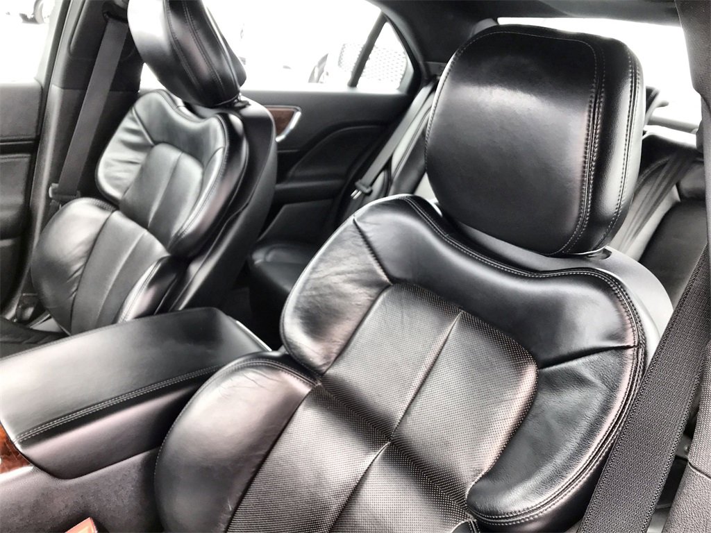 Used 2020 Lincoln Continental Standard w/ Premium Package image 11