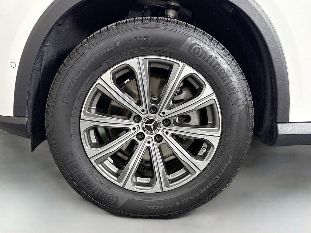 Used 2024 Mercedes-Benz GLC 300 4MATIC image 29