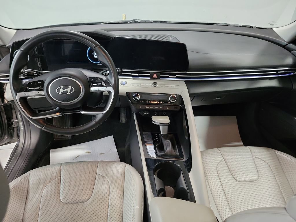 Used 2024 Hyundai Elantra Limited image 31