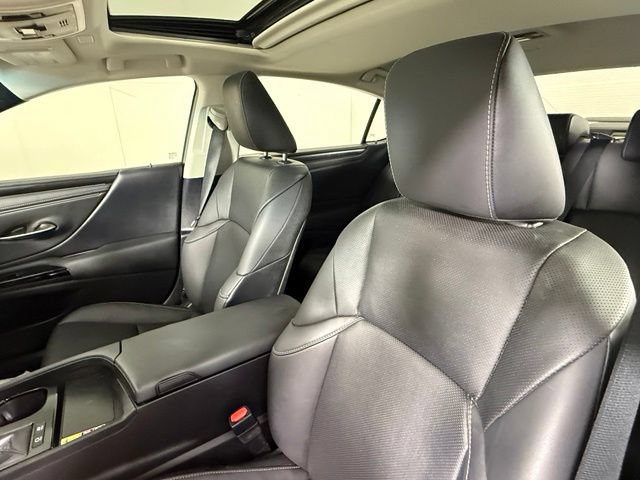 Certified 2023 Lexus ES 300h w/ Premium Package FWD image 18