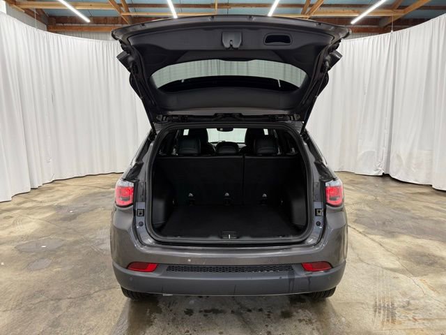 Used 2024 Jeep Compass Limited image 22