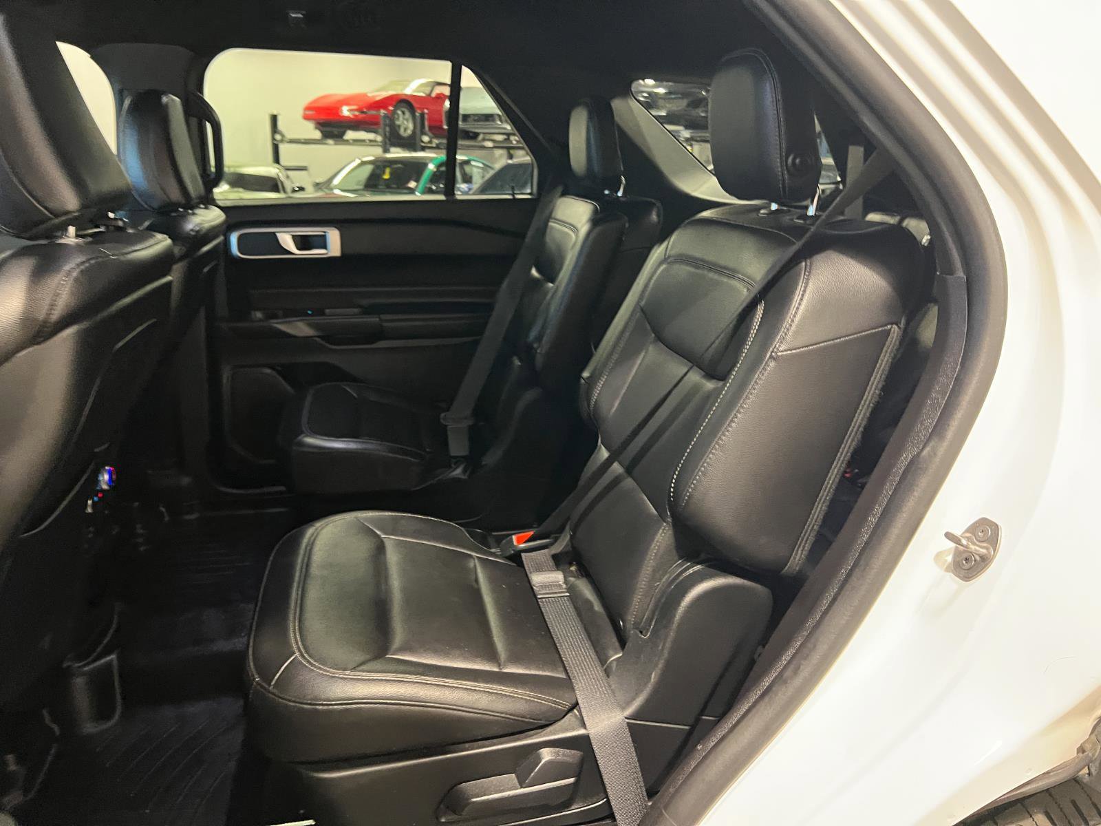 Used 2020 Ford Explorer XLT w/ Equipment Group 202A image 27