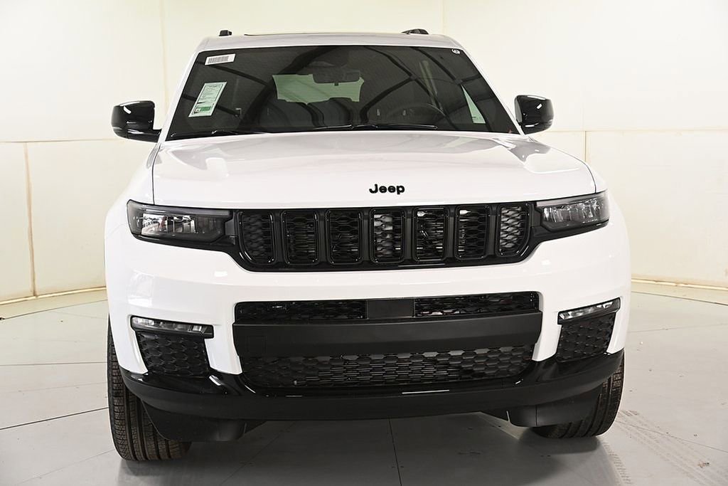 New 2025 Jeep Grand Cherokee L Limited w/ Black Appearance Package image 3