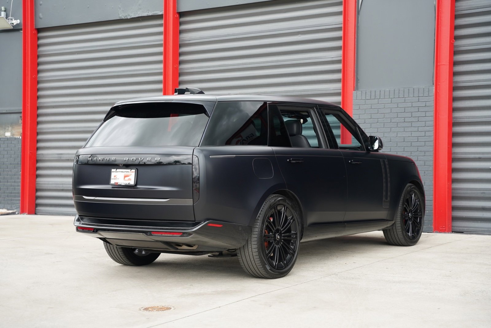 Used 2023 Land Rover Range Rover Long Wheelbase SE image 6