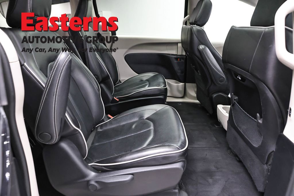 Used 2023 Chrysler Pacifica Limited FWD image 24