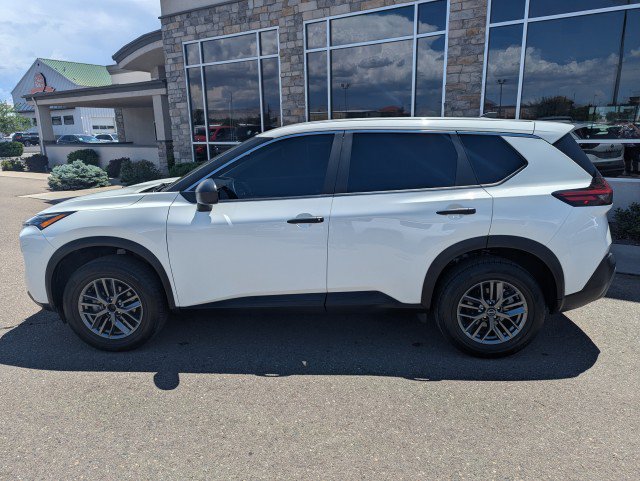 Used 2023 Nissan Rogue S AWD/4WD image 3