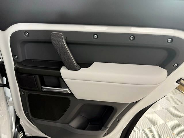 New 2026 Land Rover Defender 110 V8 image 33