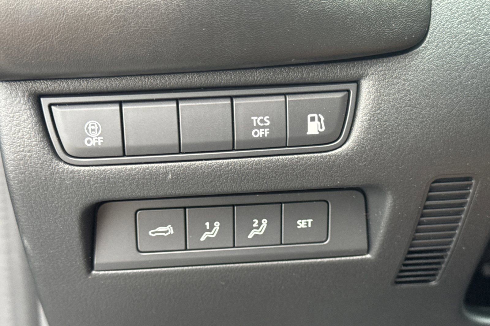 Certified 2025 MAZDA CX-50 2.5 Hybrid w/ Weather Package image 31