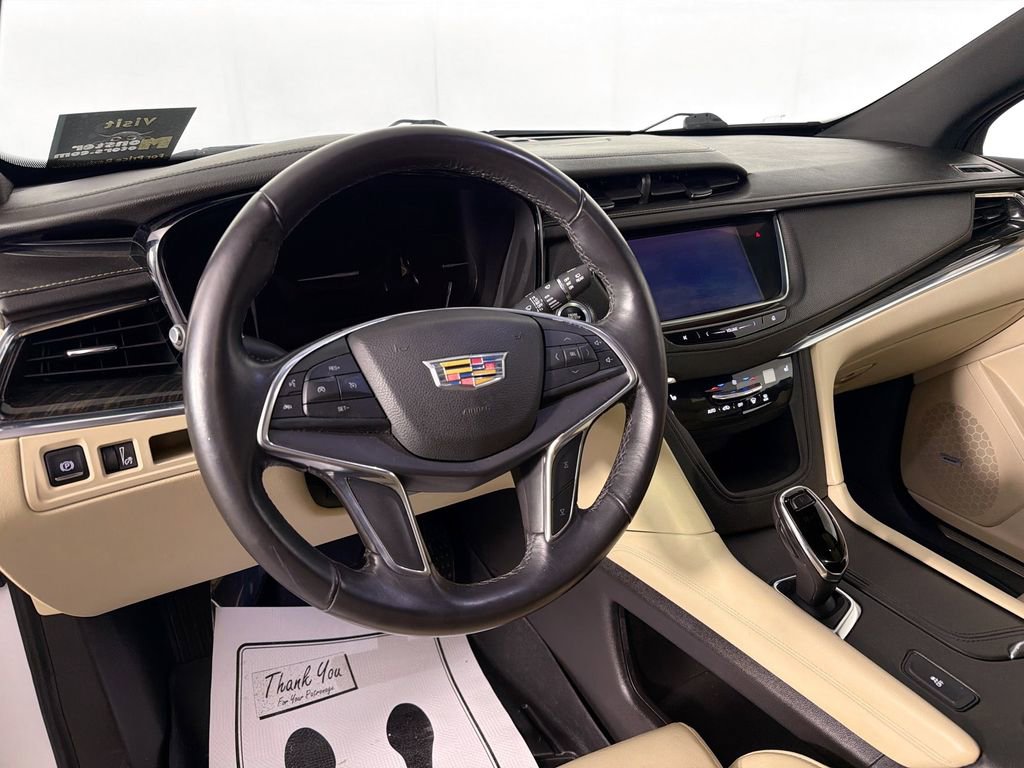 Used 2017 Cadillac XT5 FWD image 9