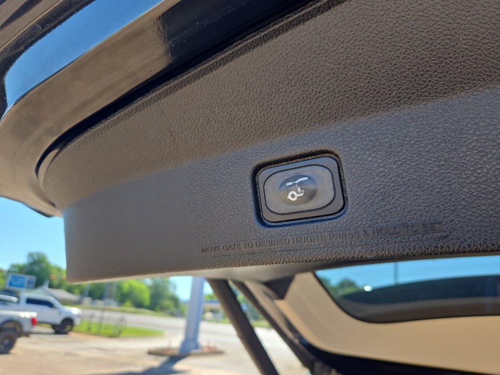 Used 2017 Ford Explorer Platinum AWD/4WD image 14
