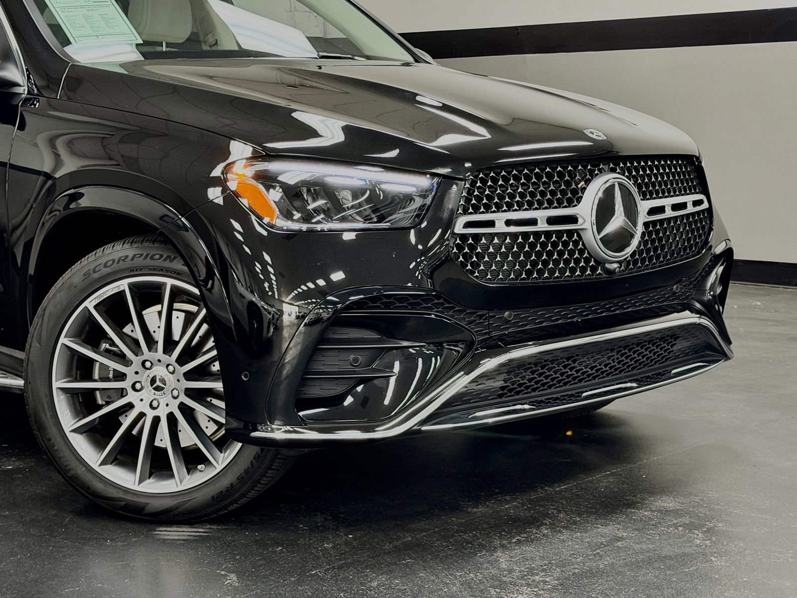 Used 2026 Mercedes-Benz GLE 450 4MATIC image 3