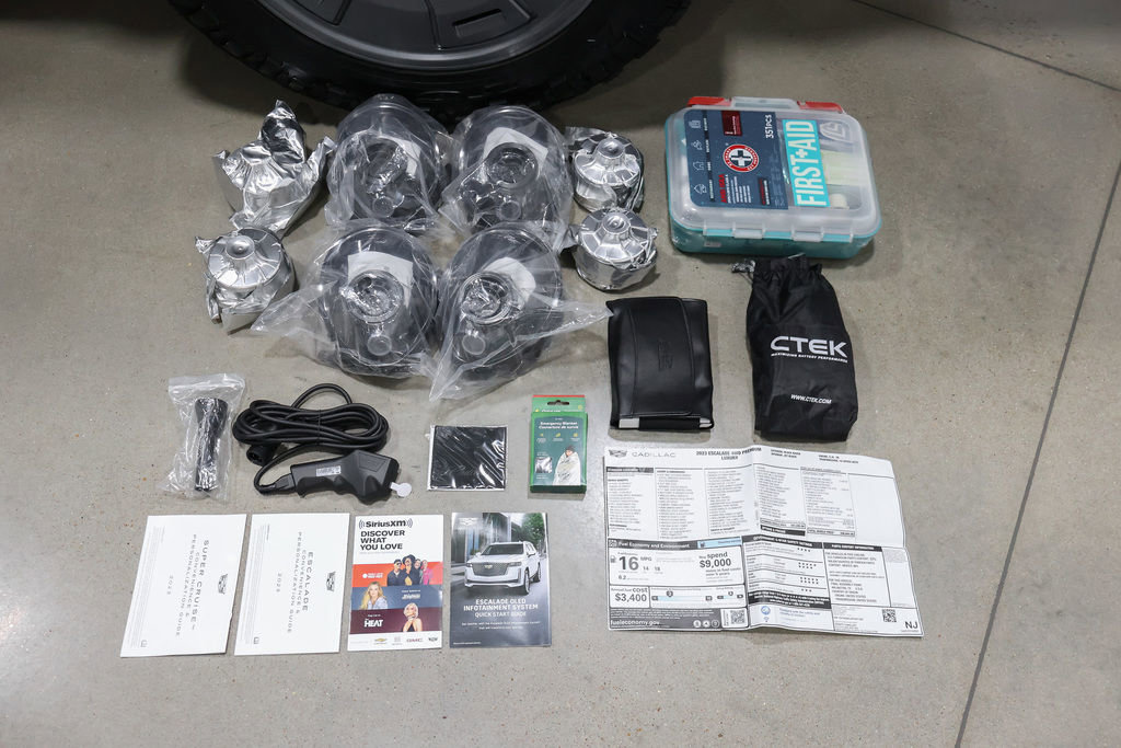 Used 2023 Cadillac Escalade Premium Luxury image 76