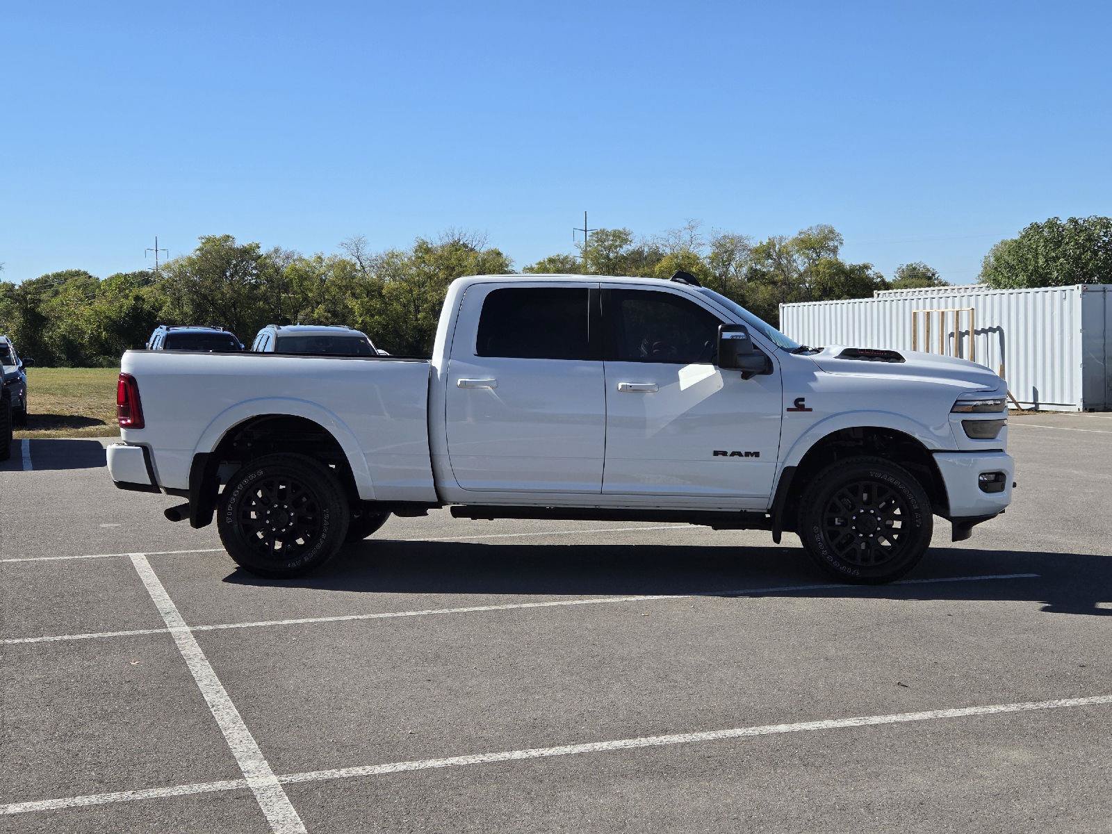 Used 2025 RAM 2500 Limited AWD/4WD image 2