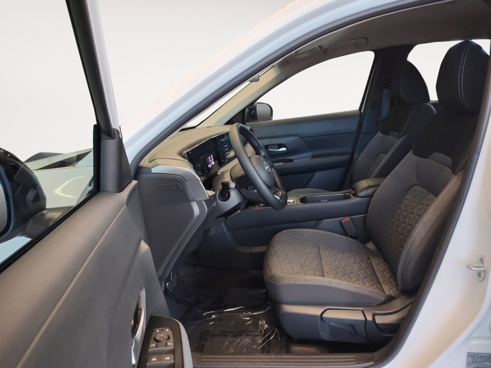 Certified 2026 Nissan Kicks SV w/ Cold Weather Package FWD image 23