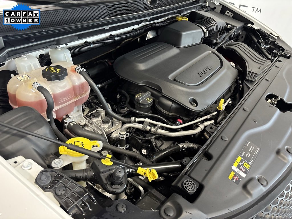 Used 2022 Chrysler Voyager LX image 8