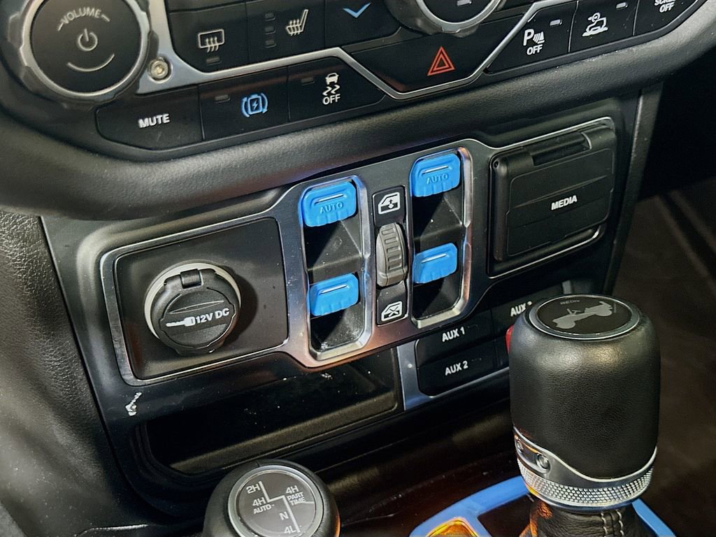 Used 2024 Jeep Wrangler High Altitude AWD/4WD image 30