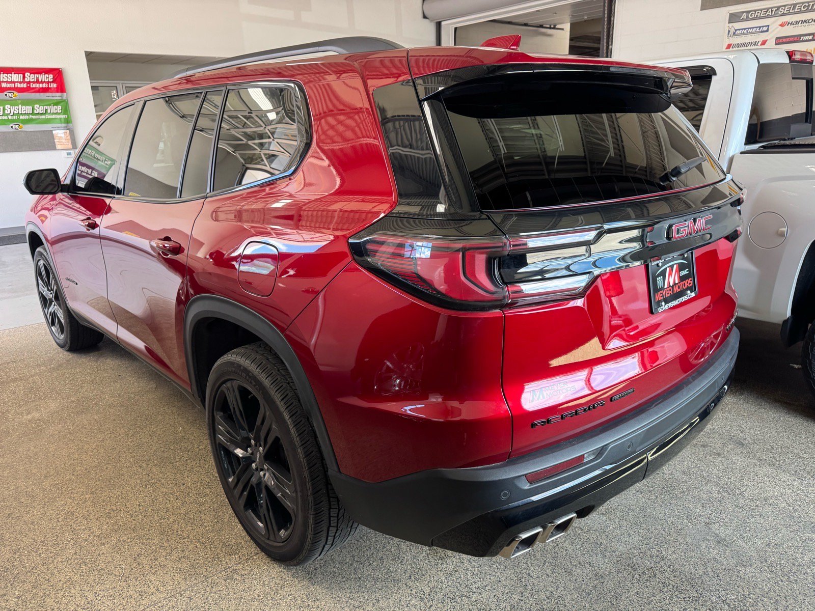 Used 2024 GMC Acadia Elevation w/ Black Edition AWD/4WD image 6