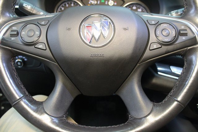 Used 2021 Buick Enclave Essence image 21