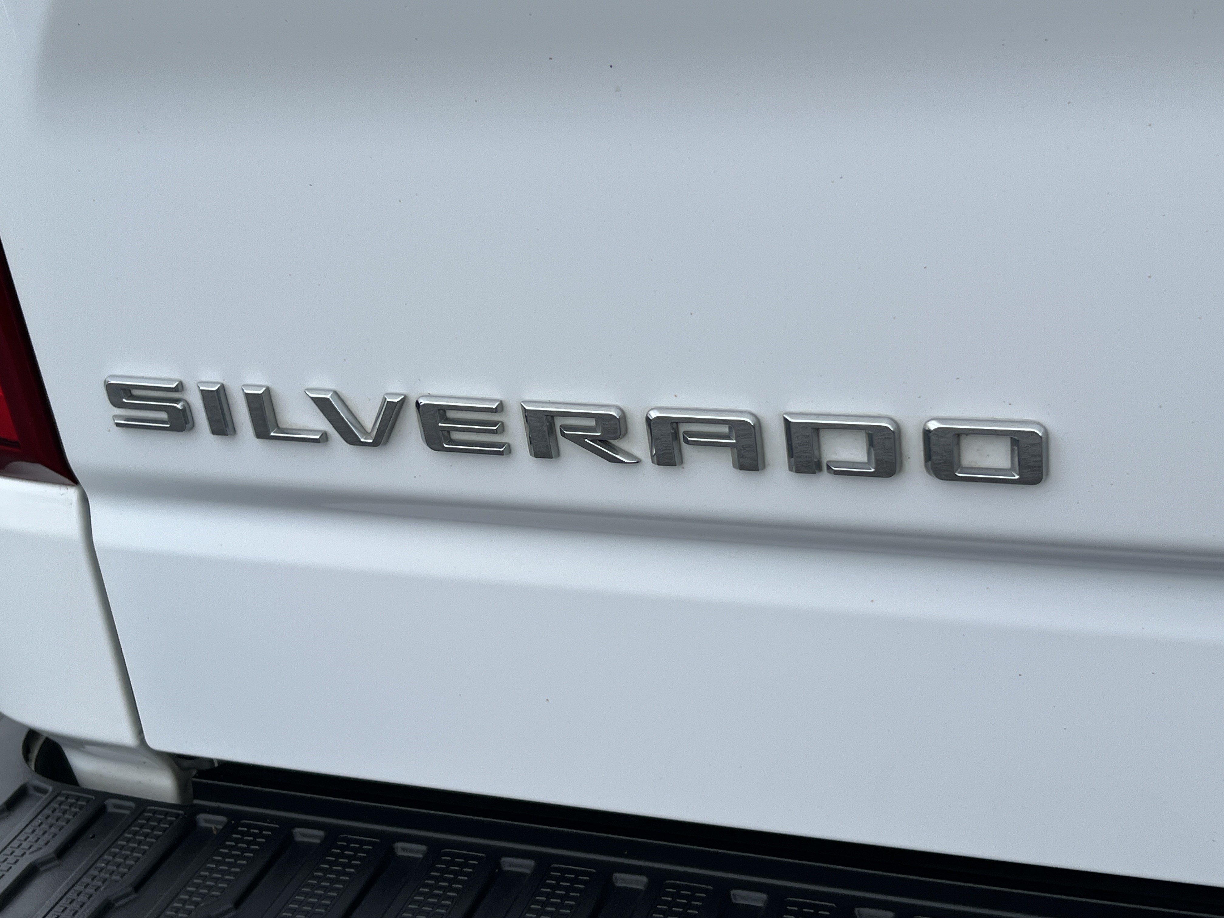Used 2024 Chevrolet Silverado 1500 RST AWD/4WD image 9