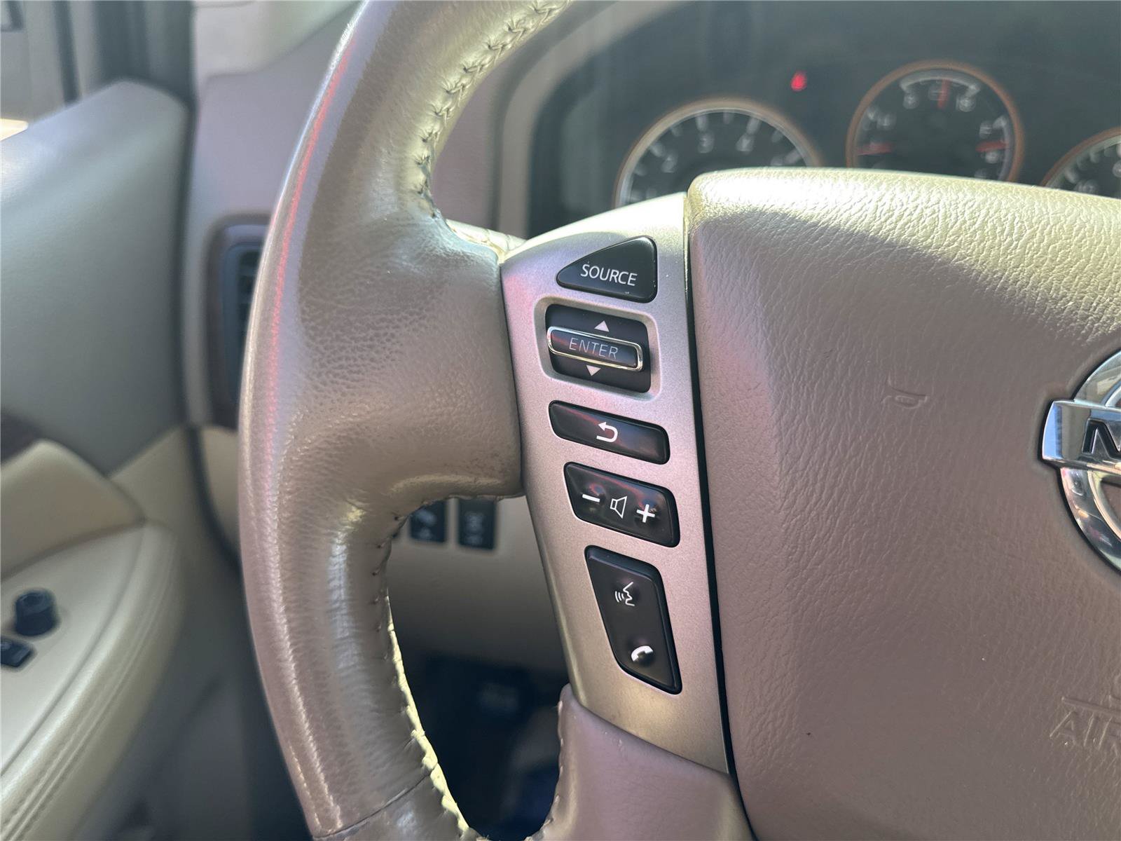 Used 2013 Nissan Armada Platinum AWD/4WD image 20