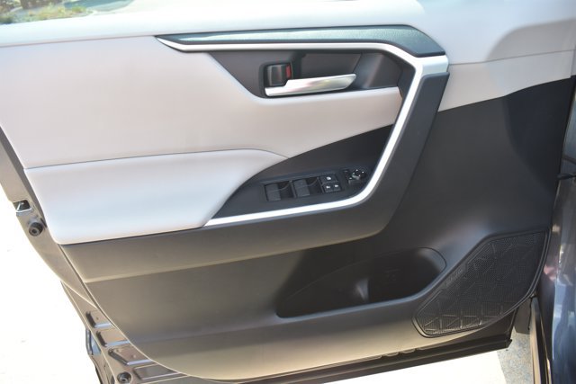 Used 2021 Toyota RAV4 XLE FWD image 12