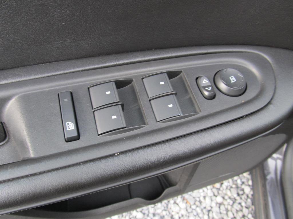 Used 2013 Chevrolet Traverse LT image 21