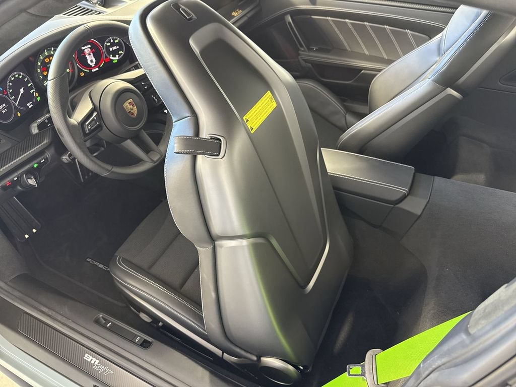 Certified 2024 Porsche 911 GT3 RS RWD image 24
