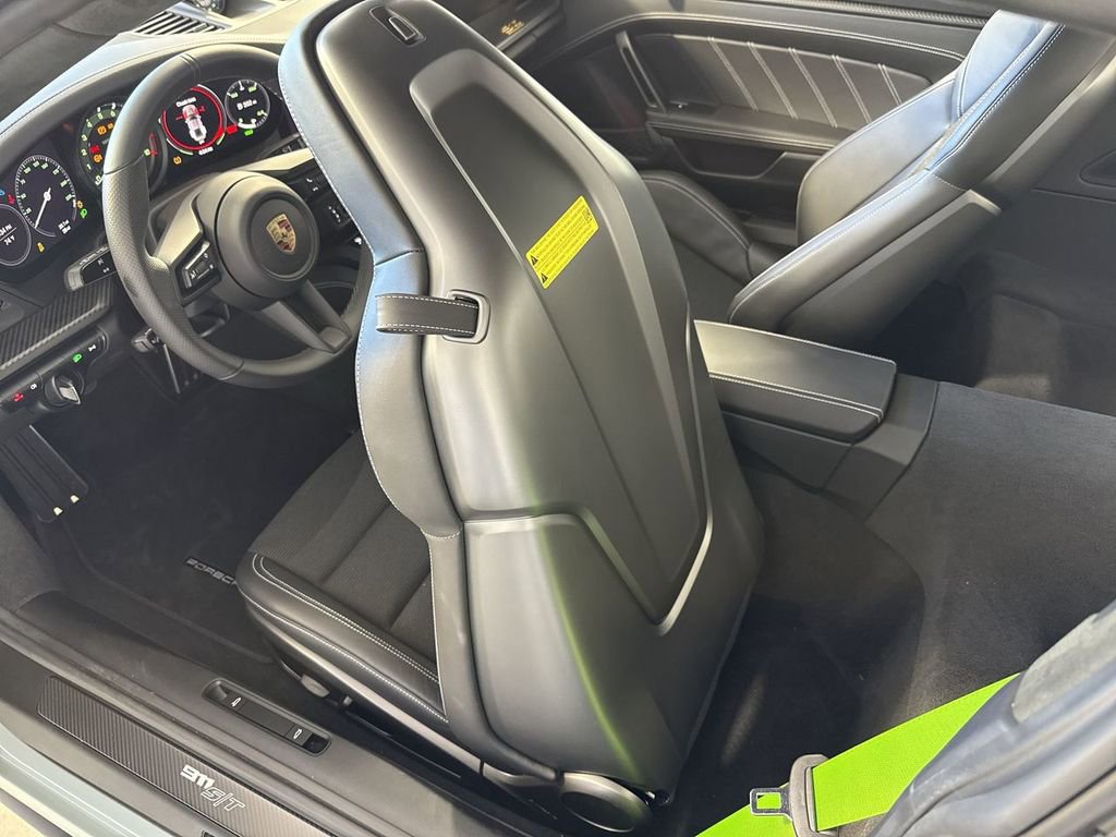 Certified 2024 Porsche 911 GT3 RS RWD image 24