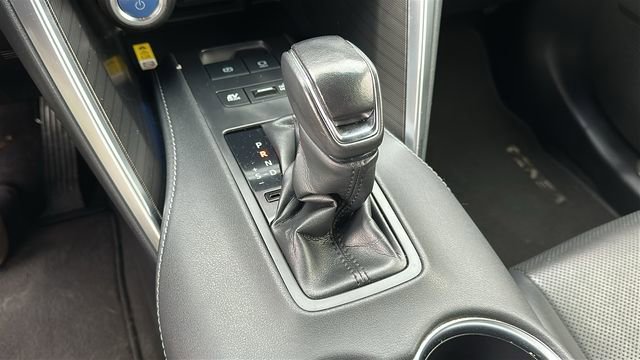 Used 2022 Toyota Venza Limited w/ Advanced Technology Package image 19