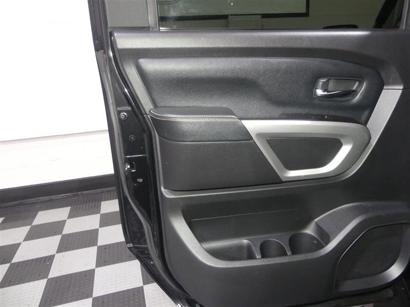 Used 2019 Nissan Titan PRO-4X image 23