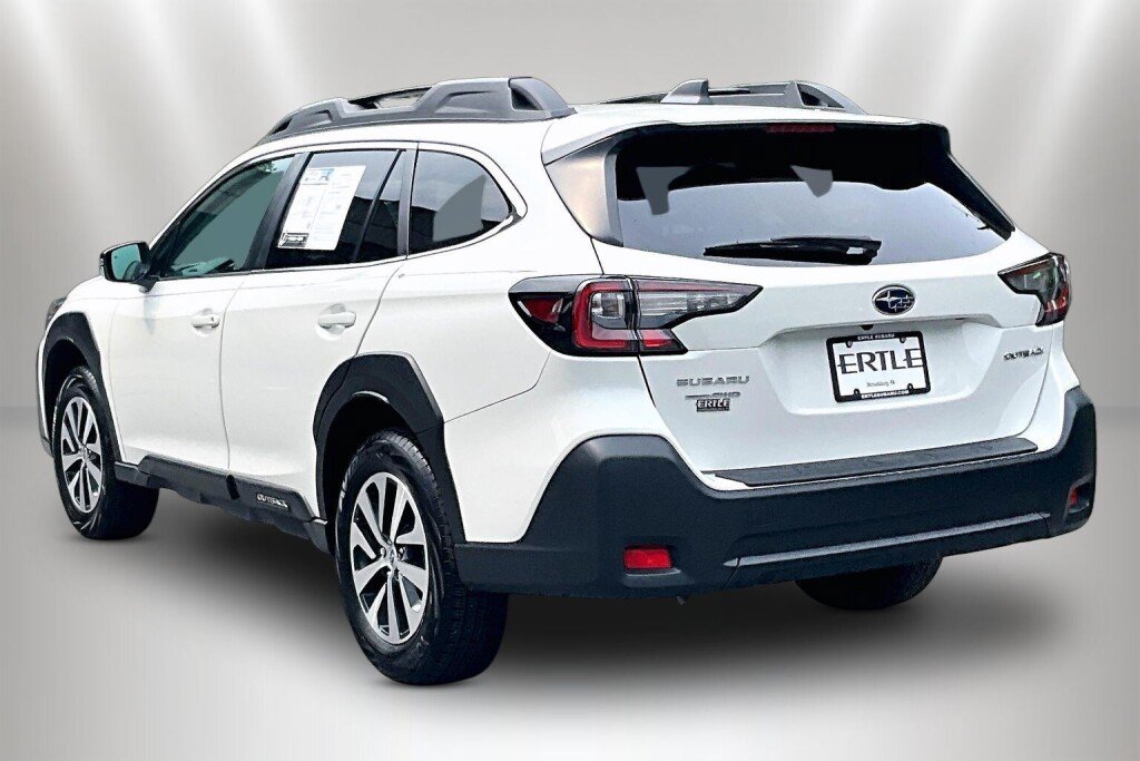 Used 2024 Subaru Outback Premium w/ Popular Package #1 AWD/4WD image 4