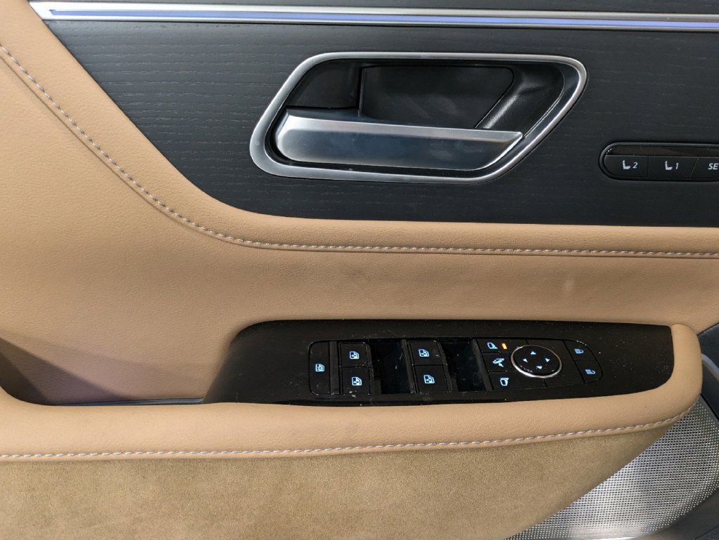 Used 2025 INFINITI QX80 Sensory AWD/4WD image 11