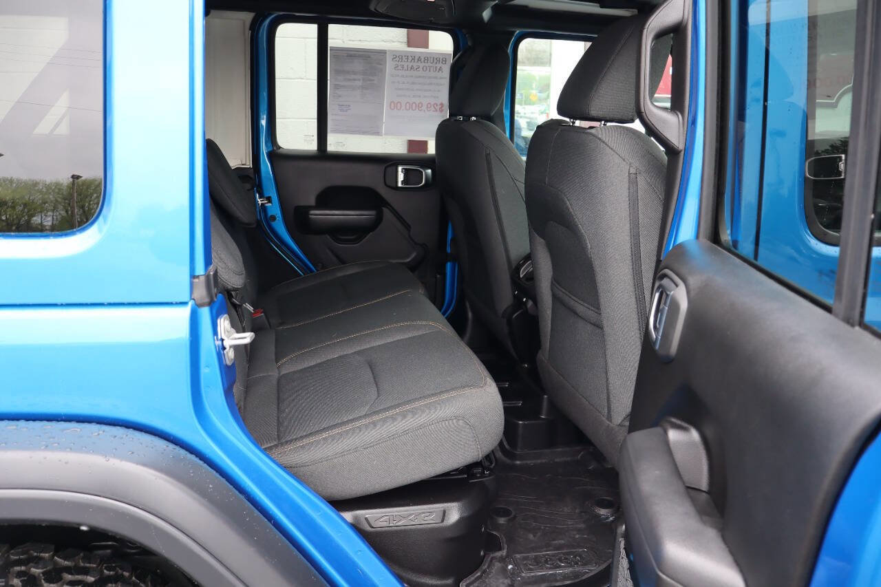Used 2024 Jeep Wrangler Unlimited AWD/4WD image 9