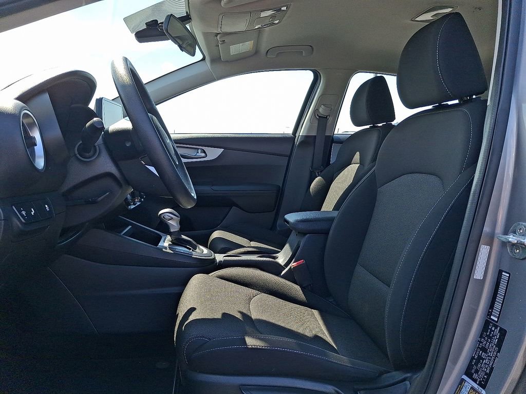 Certified 2023 Kia Forte LXS w/ LXS Technology Package FWD image 16