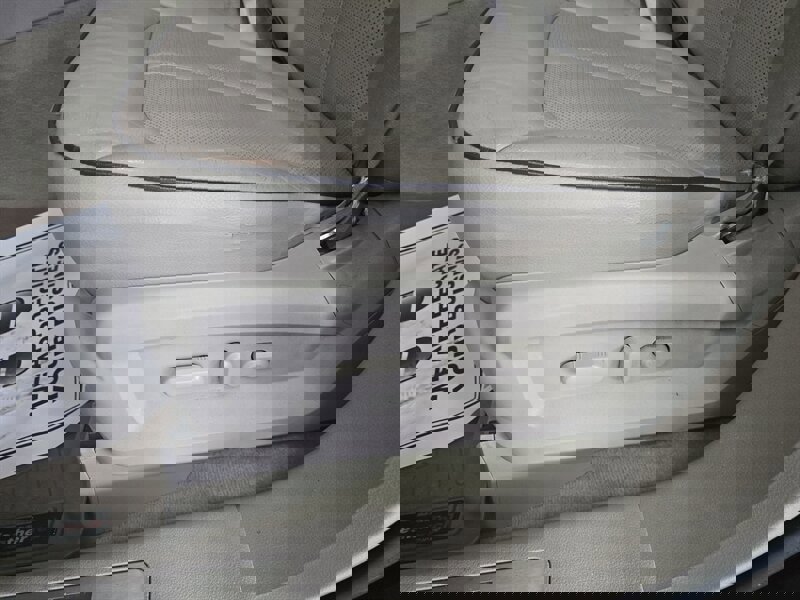 Used 2012 Lincoln MKX AWD image 19