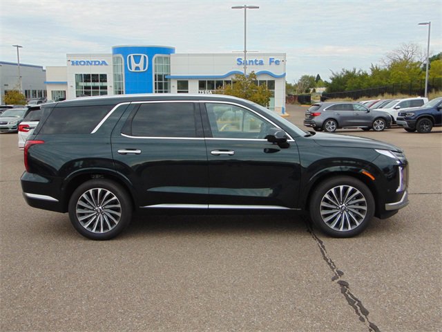 Used 2025 Hyundai Palisade Calligraphy image 3