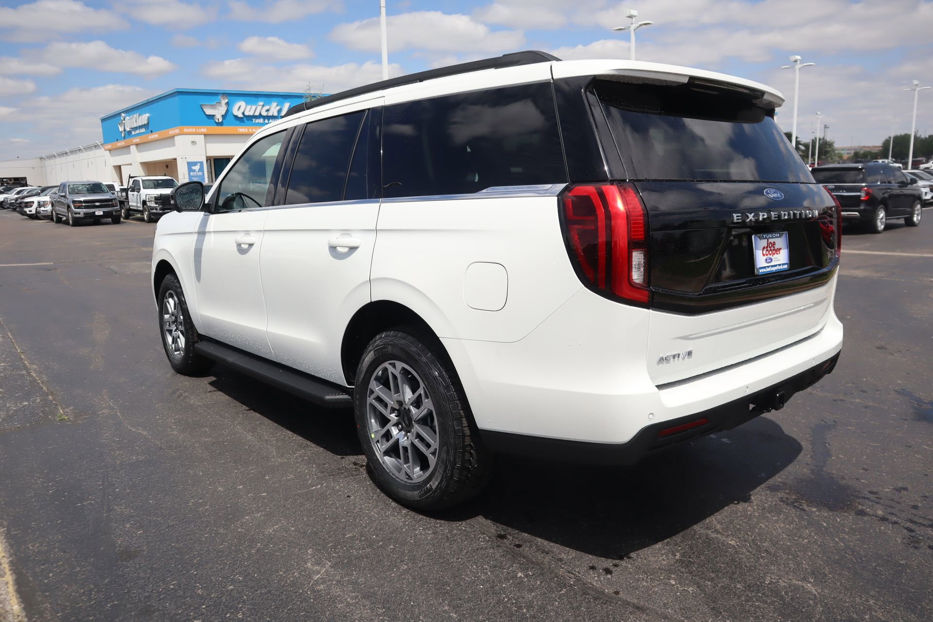 New 2026 Ford Expedition Active AWD/4WD image 24