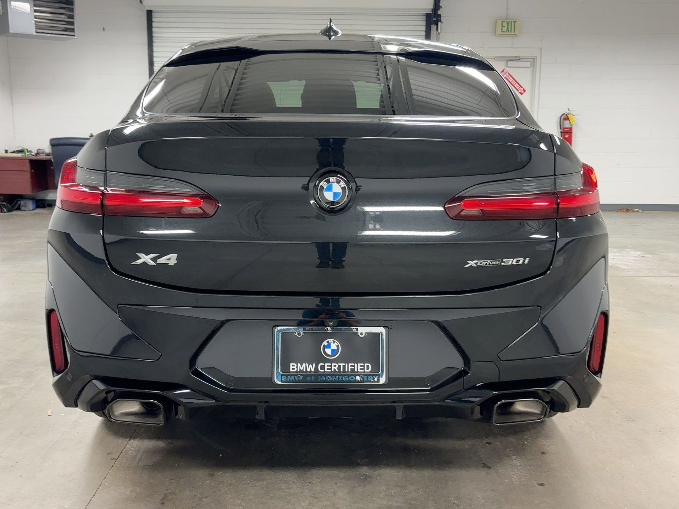 Certified 2025 BMW X4 xDrive30i w/ Premium Package image 9